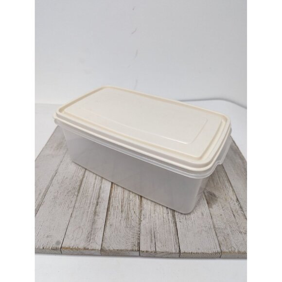 Rubbermaid Servin' Saver #9 Storage Container Almond Lid Rectangle 12 Cups USA - - Picture 1 of 11